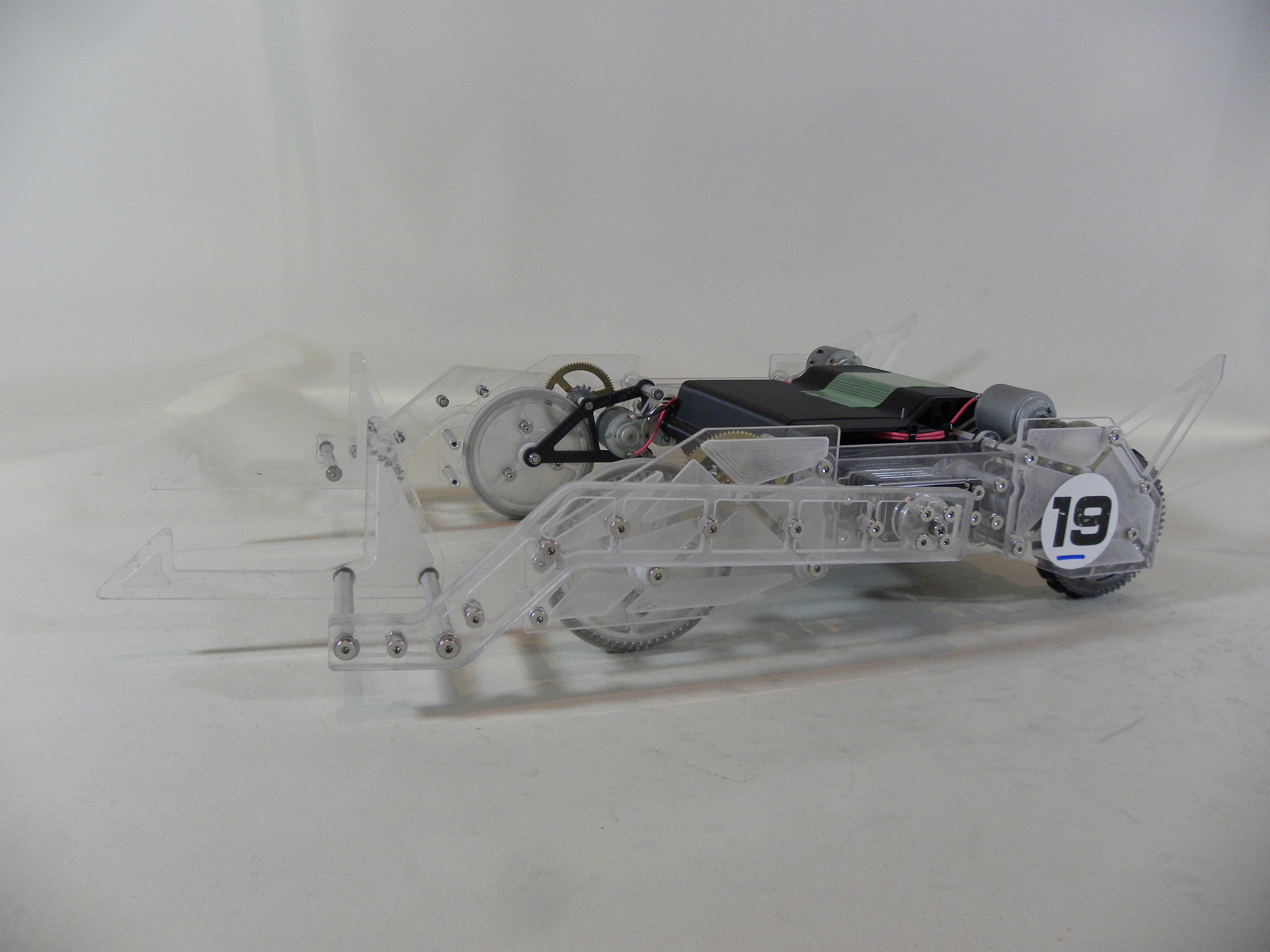 第35回小型ロボット競技会“ＢＲＡＶＥ”－ＣＬＵＢ ＷＡＤ－第３位「なにがし3」