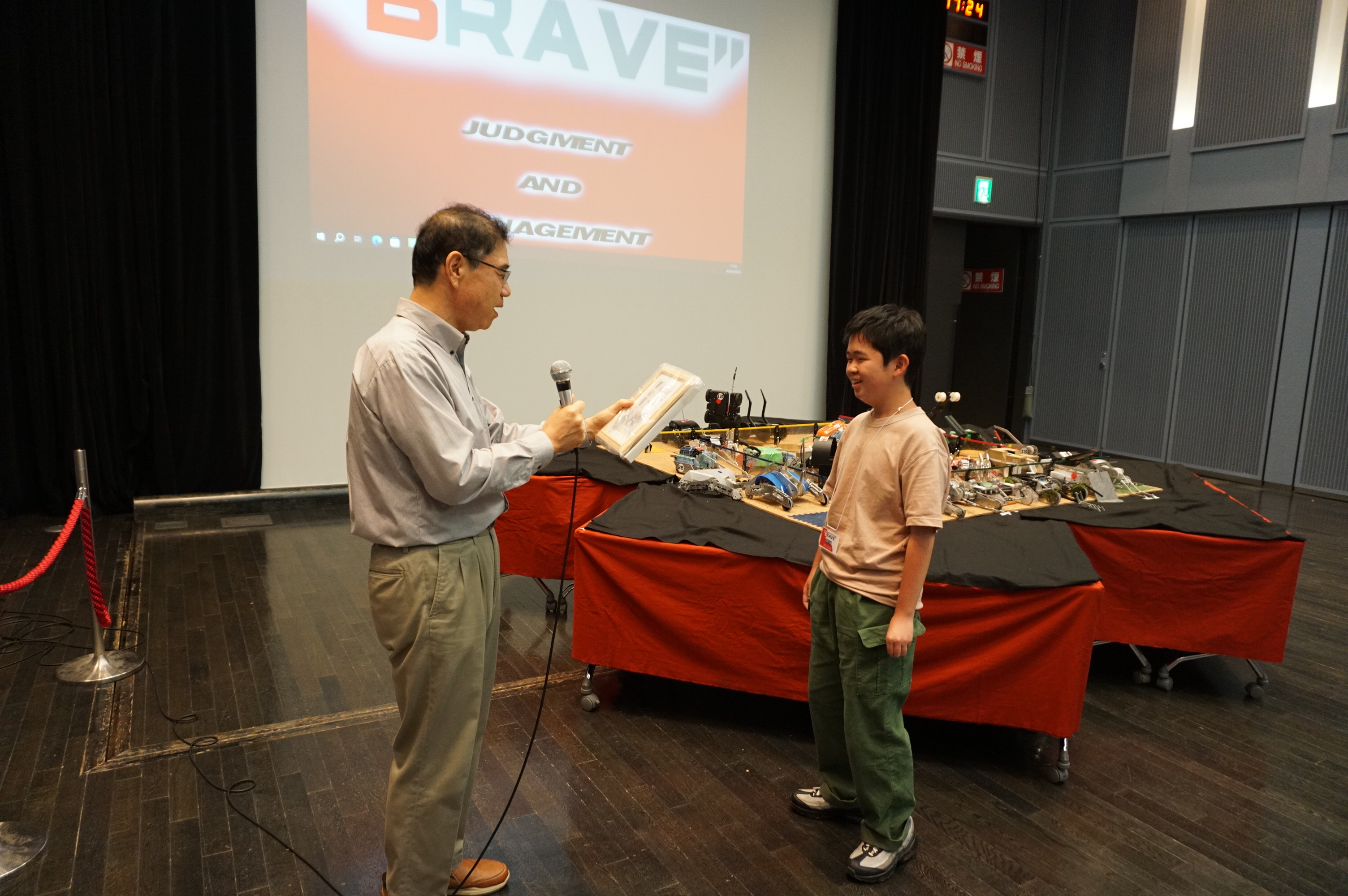 第33回小型ロボット競技会“ＢＲＡＶＥ”－ＣＬＵＢ ＷＡＤ－ファイティング賞