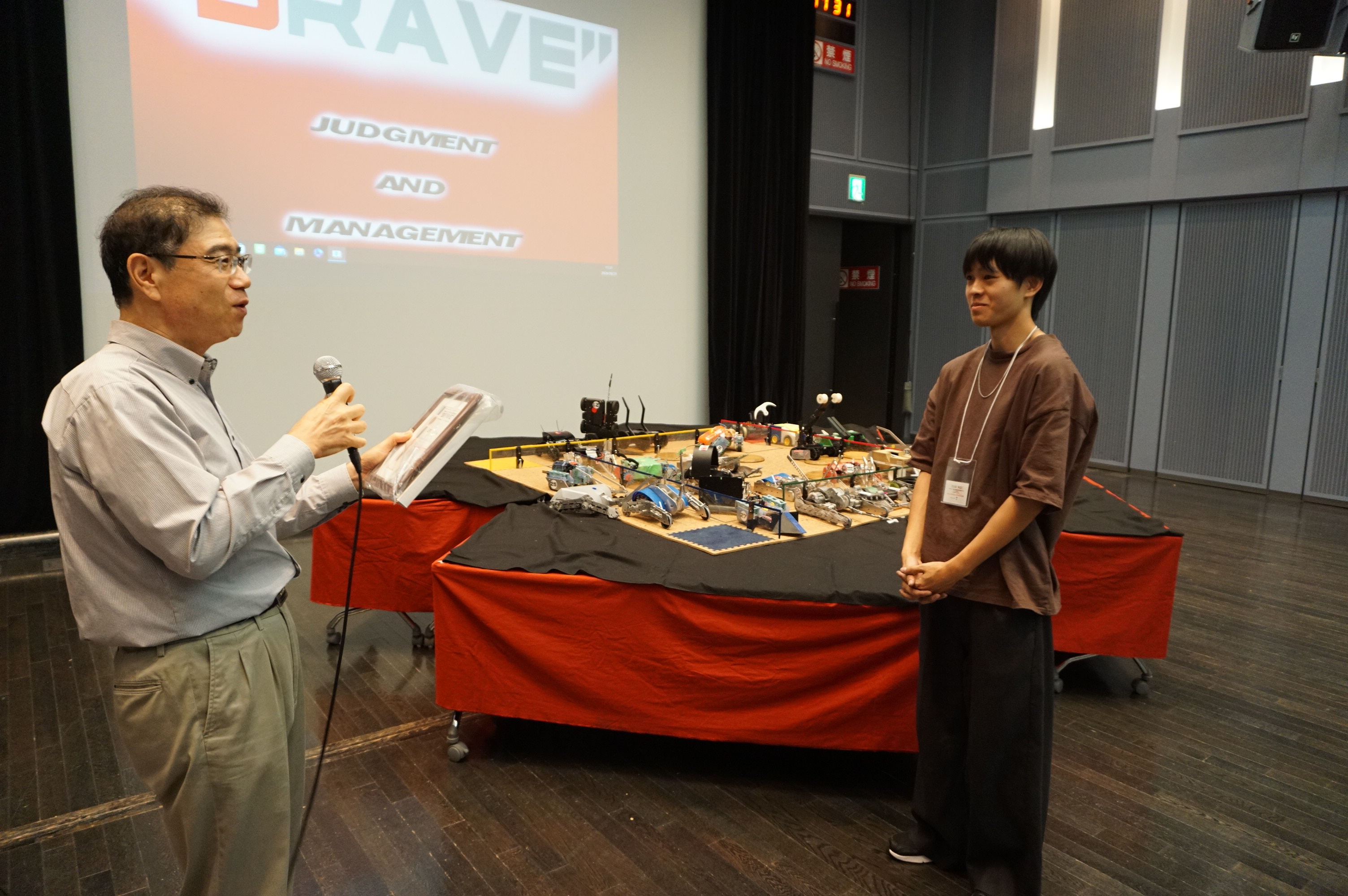 第33回小型ロボット競技会“ＢＲＡＶＥ”－ＣＬＵＢ ＷＡＤ－第２位