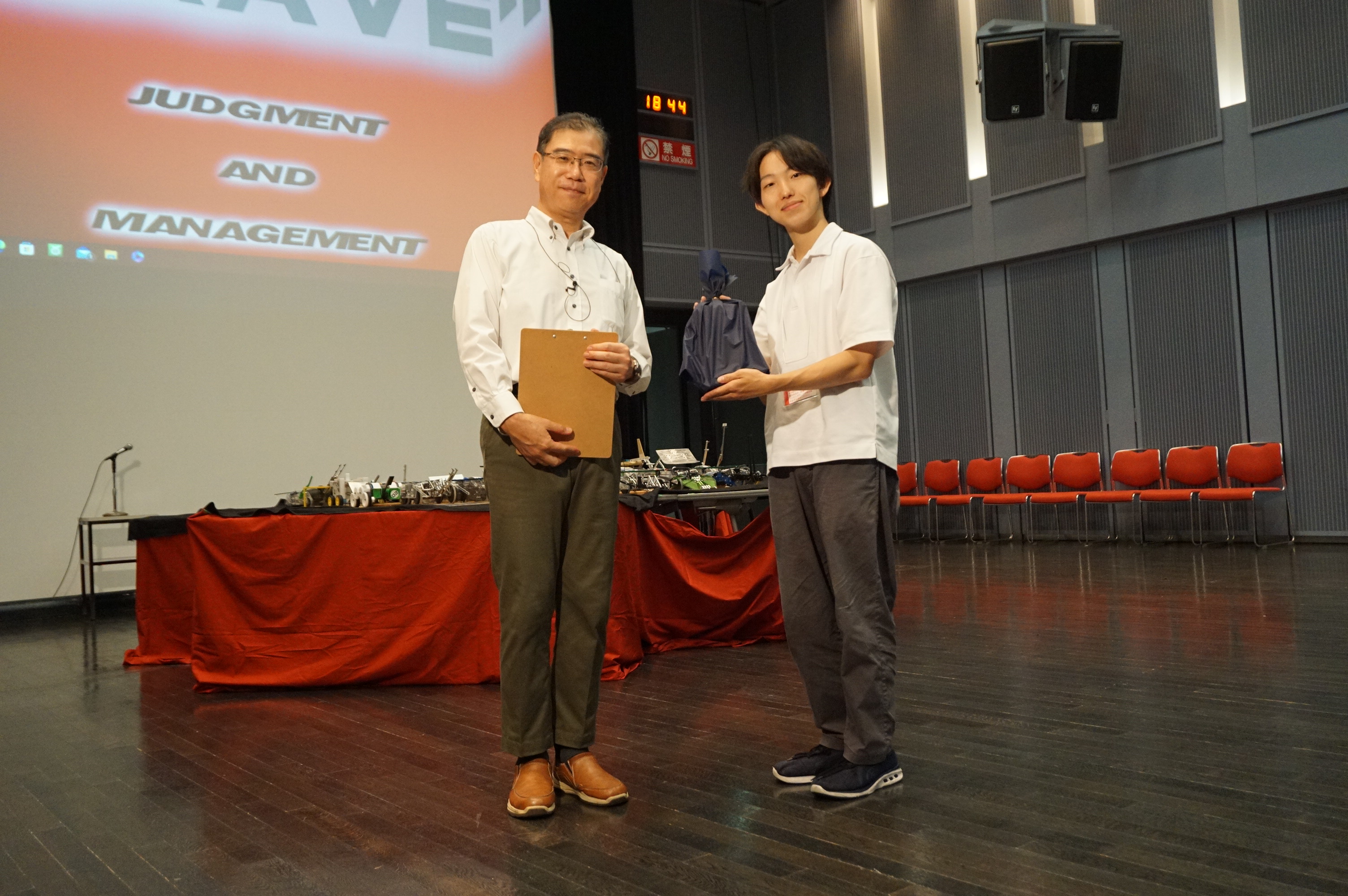 第35回小型ロボット競技会“ＢＲＡＶＥ”－ＣＬＵＢ ＷＡＤ－第４位