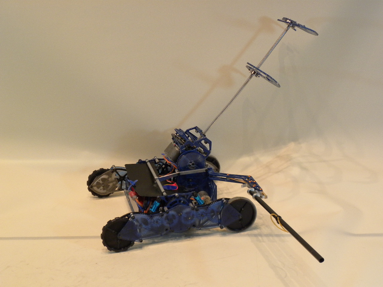 第30回小型ロボット競技会“ＢＲＡＶＥ”－ＣＬＵＢ ＷＡＤ－優勝「ナイトバード」