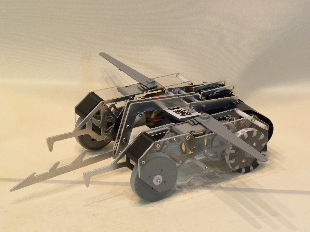 第30回小型ロボット競技会“ＢＲＡＶＥ”－ＣＬＵＢ ＷＡＤ－第３位「なにがし3」